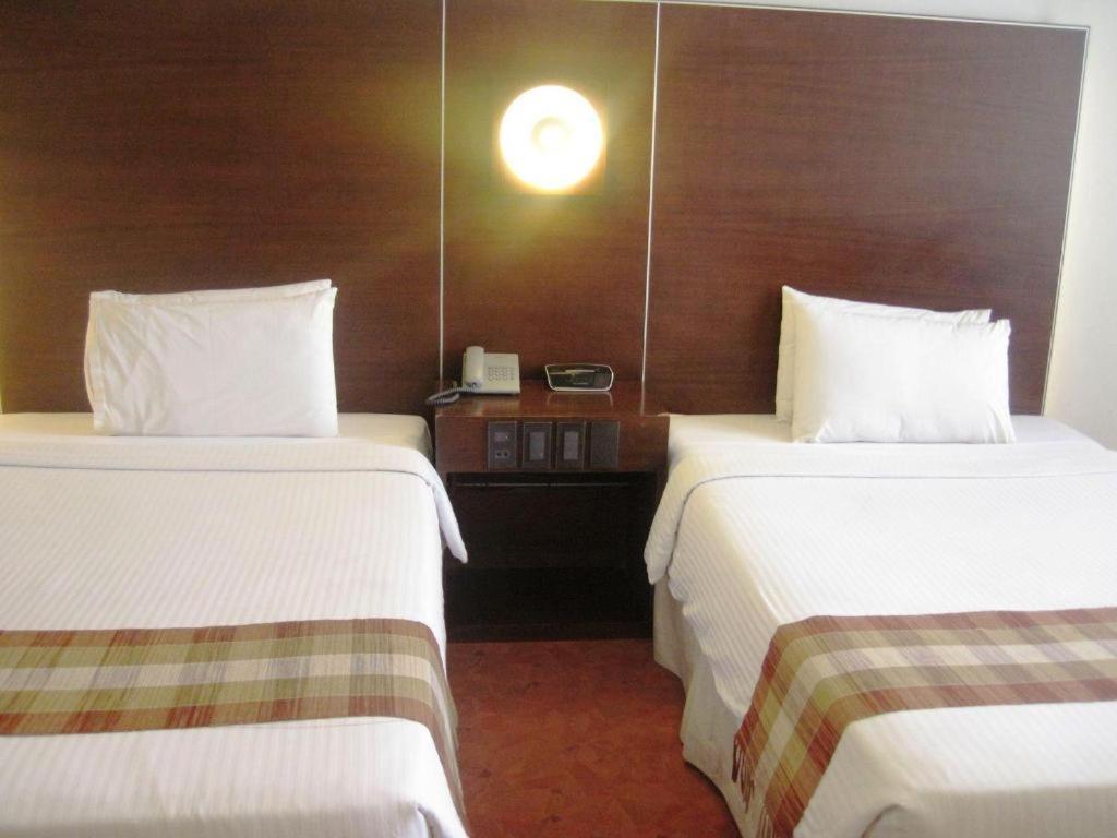 Casablanca Suites Legazpi Dış mekan fotoğraf